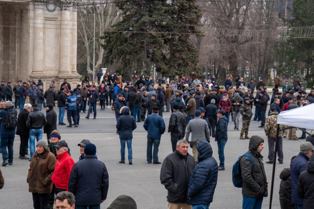 protest la guvern
