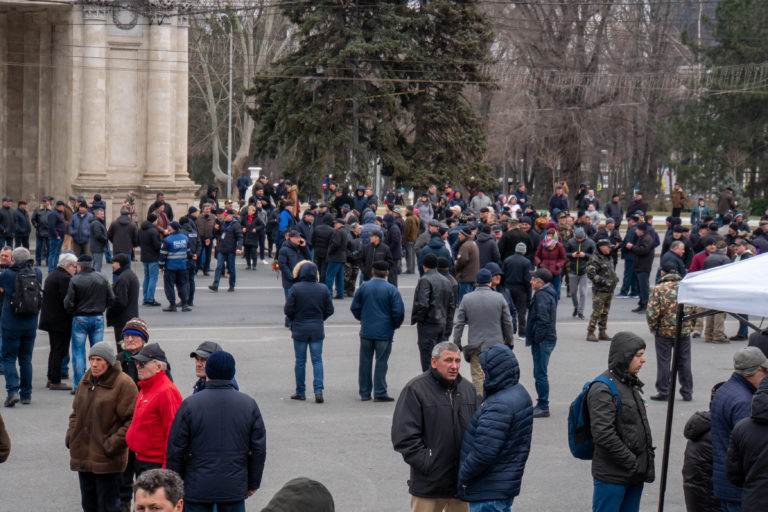 protest la guvern