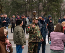 В Кишиневе протестующие перекрыли улицу Бэнулеску-Бодони. Пушкина и Штефана чел Маре все еще перекрыты