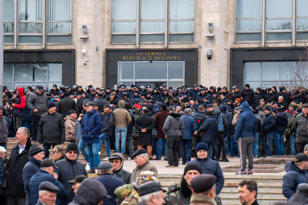 protest la guvern
