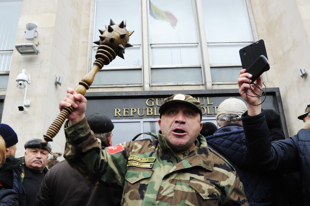 protest la guvern