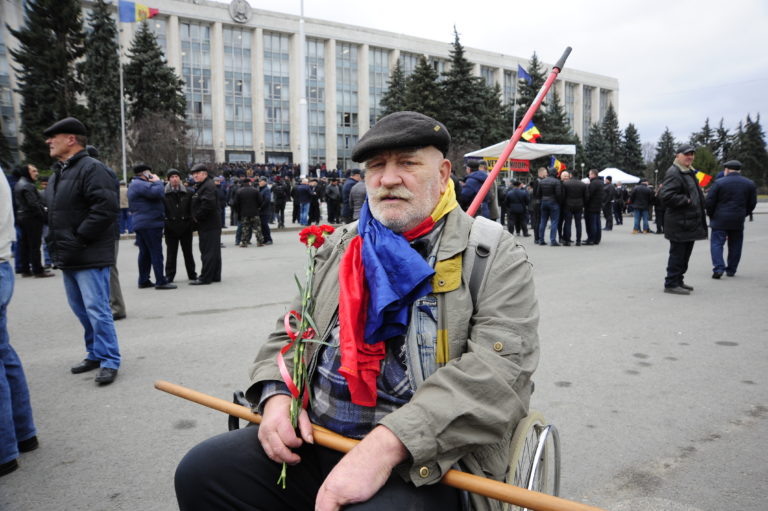 protest la guvern