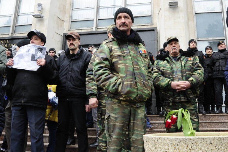 protest la guvern