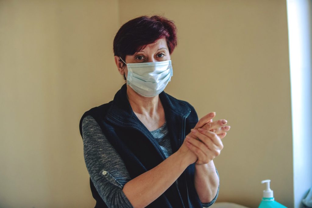 «Понимаю, страх может парализовать». Зараженная коронавирусом медсестра из Молдовы рассказала о ходе лечения