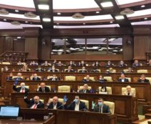 Парламент утвердил кредиты от МВФ для Молдовы