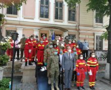 Румынские медики в Молдове получили румынские диппаспорта