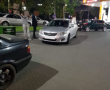 В Кишиневе полиция разогнала участников незаконных ночных гонок