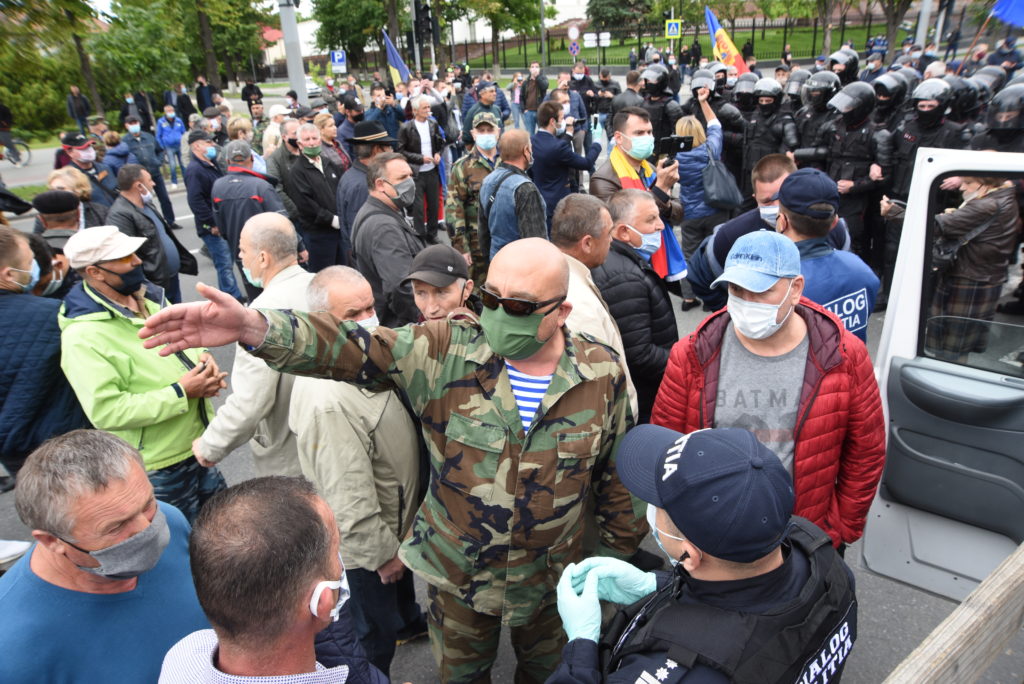 Как прошел протест ветеранов в Кишиневе. Фоторепортаж NM