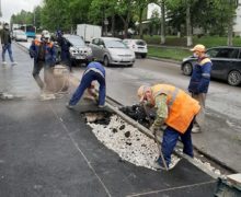 В Кишиневе городской чиновник за свой счет отремонтировал провалившийся тротуар. Так он заплатил за ошибку своей службы