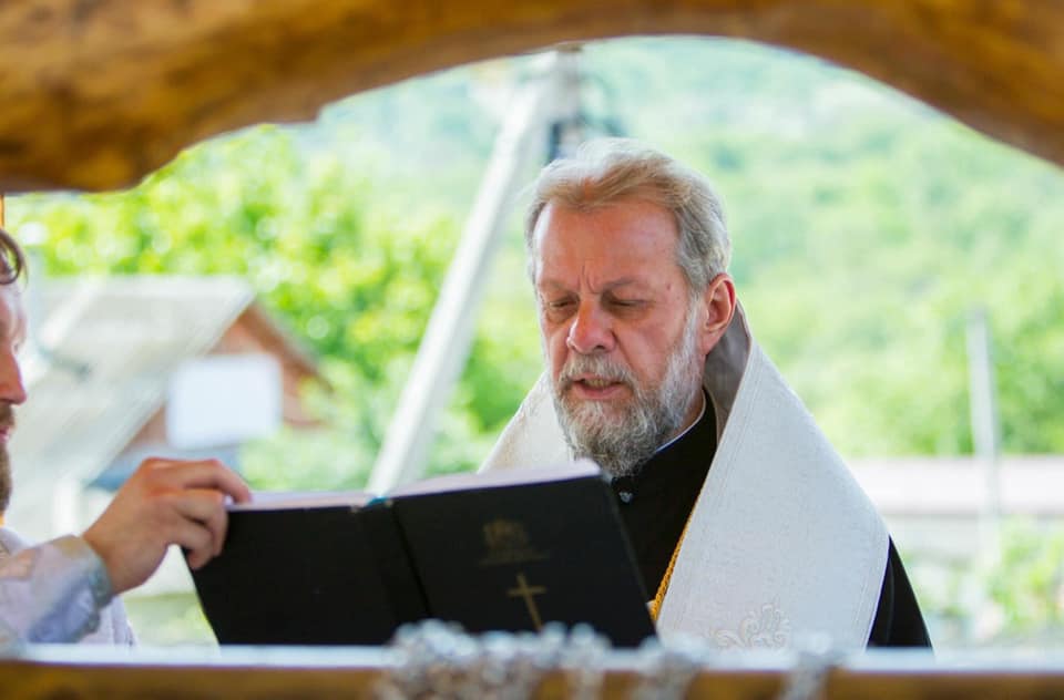 Mitropolitul Vladimir a sfințit o fântână din Sadova. Mesajul lui Igor Dodon în prima zi de Blajini
