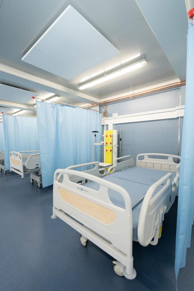 FOTO În România a fost construit un spital nou în numai două luni, din donații. Vor fi internați bolnavii cu forme grave de COVID-19