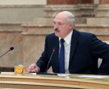 Лукашенко объявил о закрытии границ c Литвой и Польшей