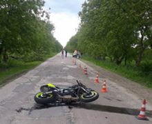 В Бричанском районе произошла авария. Мотоциклист умер по дороге в больницу