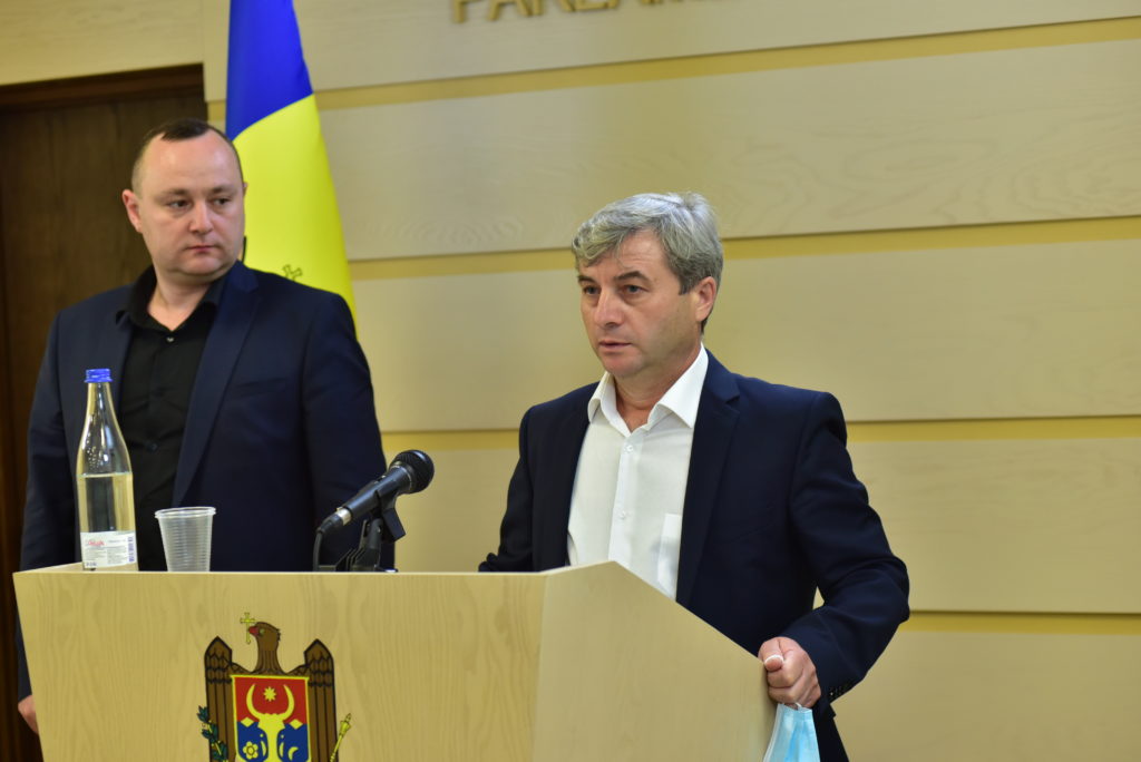 bătrîncea, furculiță