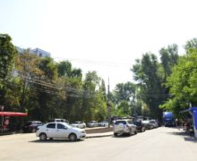 Въезд автомобилей в парки и скверы Кишинева запретили. За нарушение запрета накажут преторов