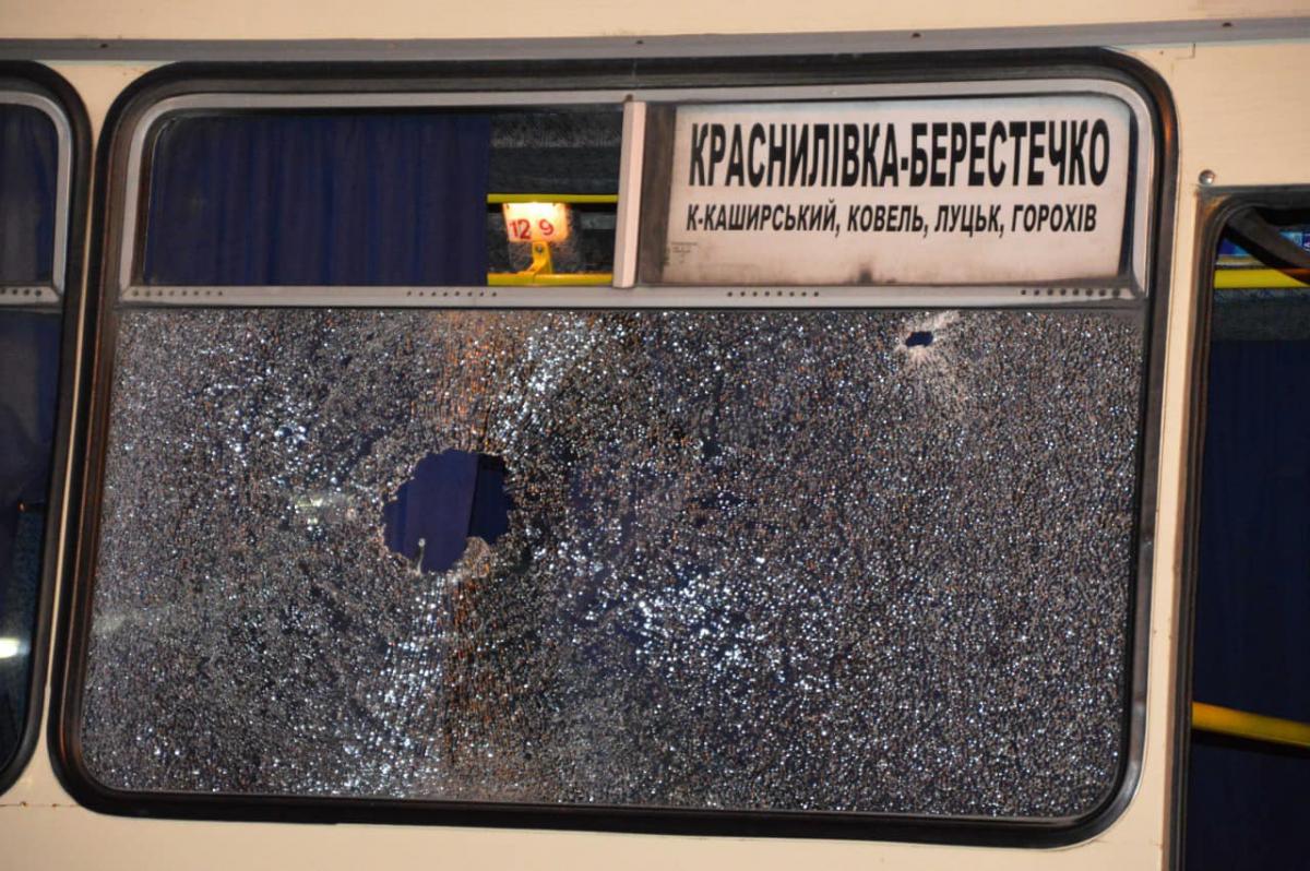 VIDEO Momentul în care atacatorul din Ucraina s-a predat polițiștilor. Acesta avea complici și în alte orașe