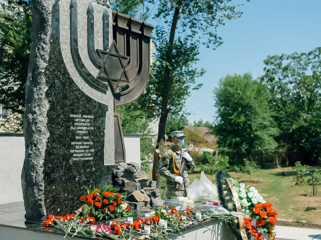 В Кагуле открыт памятник жертвам Холокоста