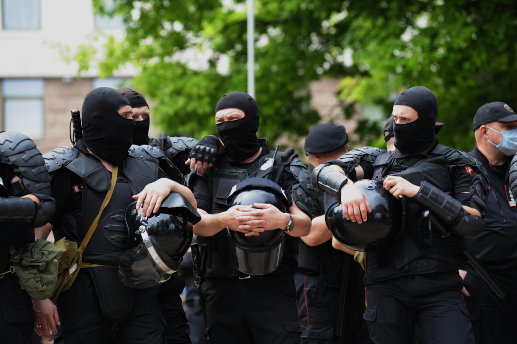 protestul veteranilor lângă parlament