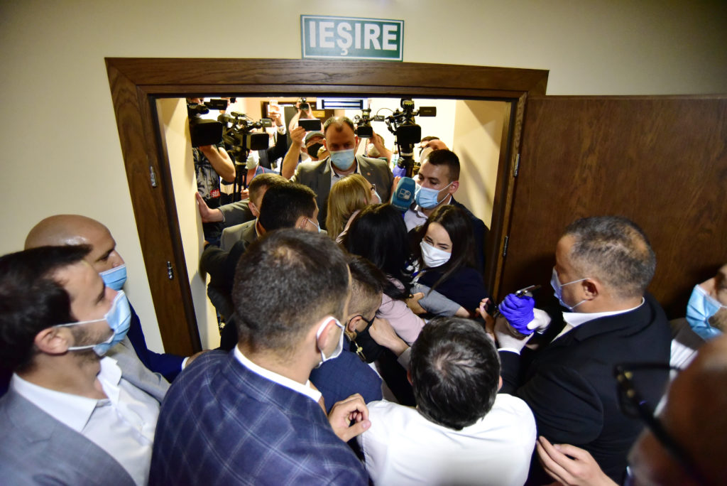 jurnaliști în parlament