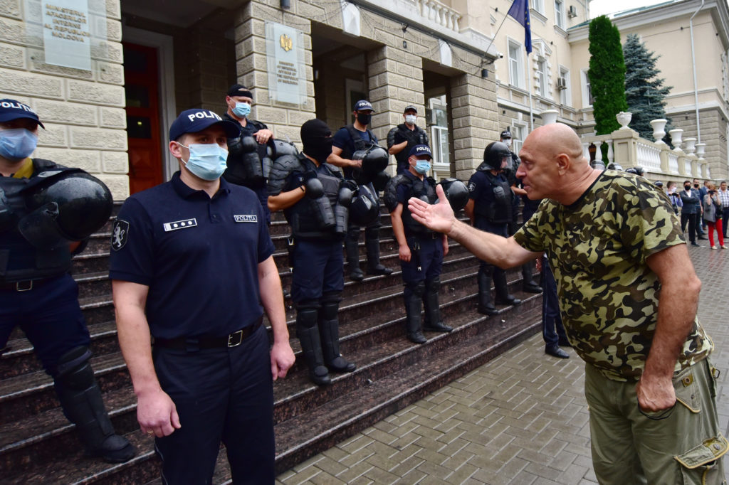 protestul veteranilor lângă MAI
