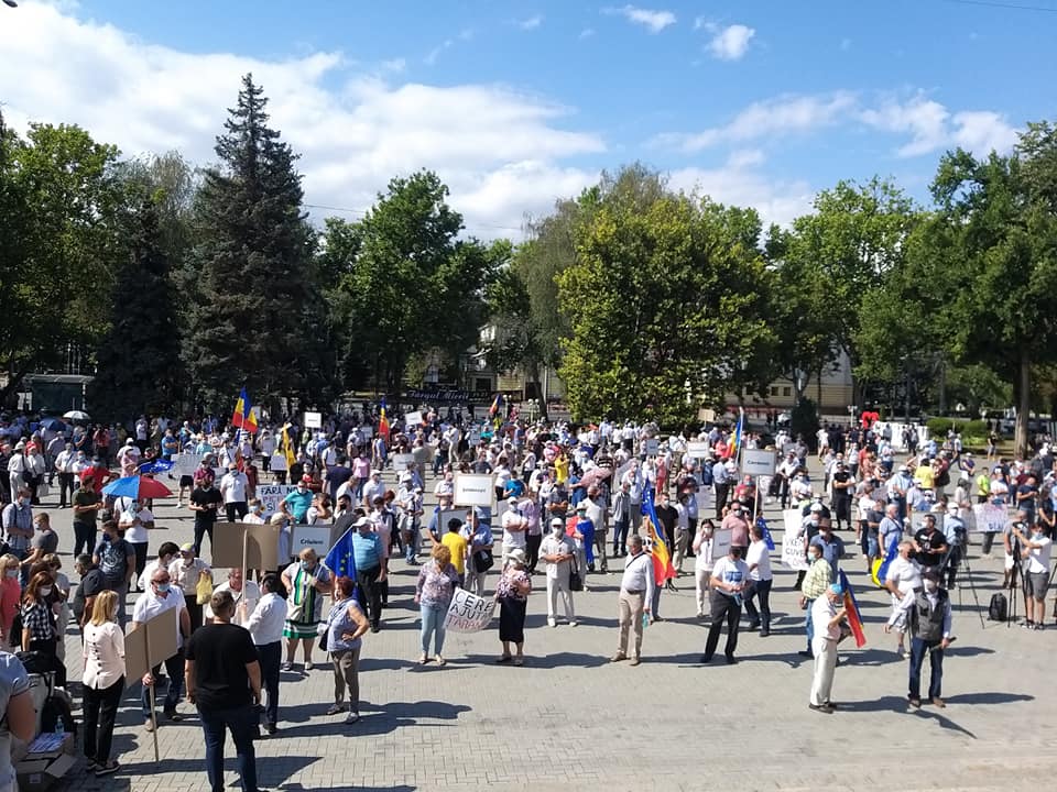 (VIDEO) „Învingem hoția, oprim sărăcia!” Acțiune de protest organizată de Partidul Acțiune și Solidaritate