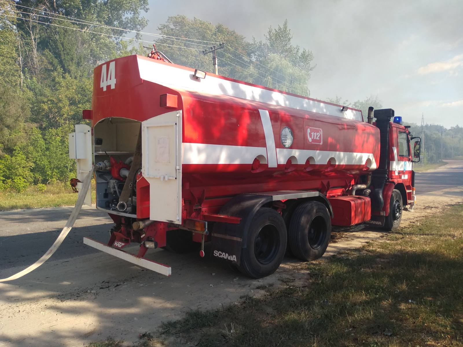 FOTO Un incendiu de vegetație a izbucnit în municipiul Ungheni. Aproximativ 70 ha de teren a fost afectat de foc