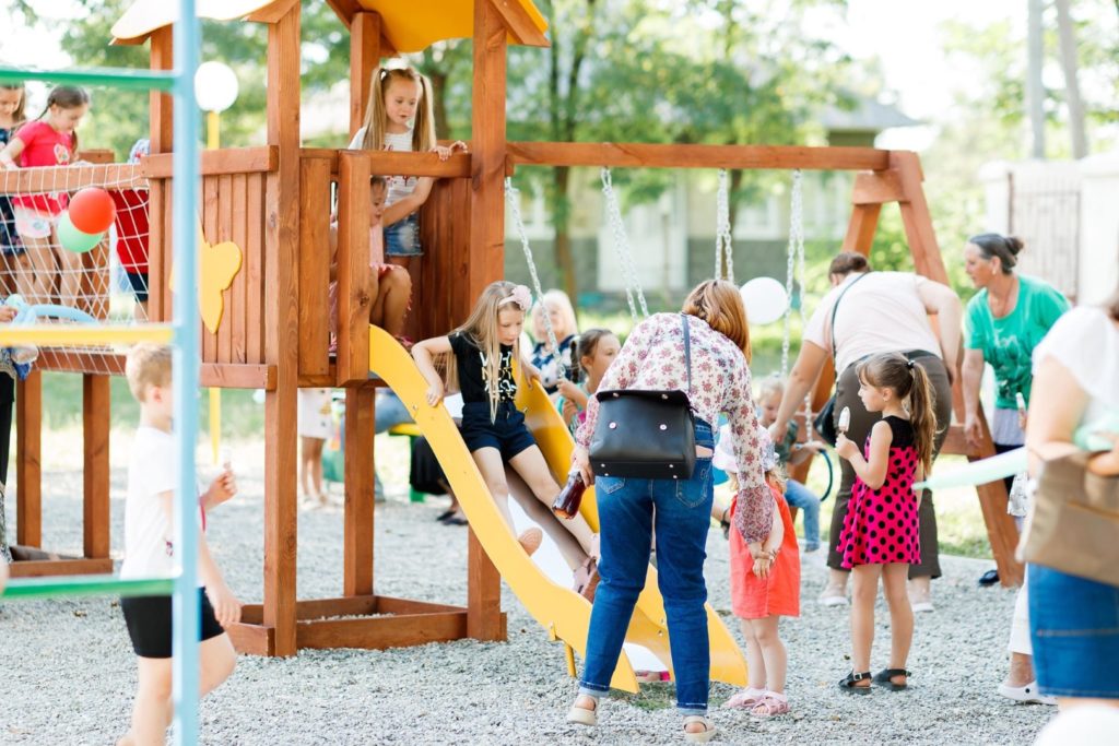 Еще в двух селах открыли детские площадки в рамках проекта партии «Шор»