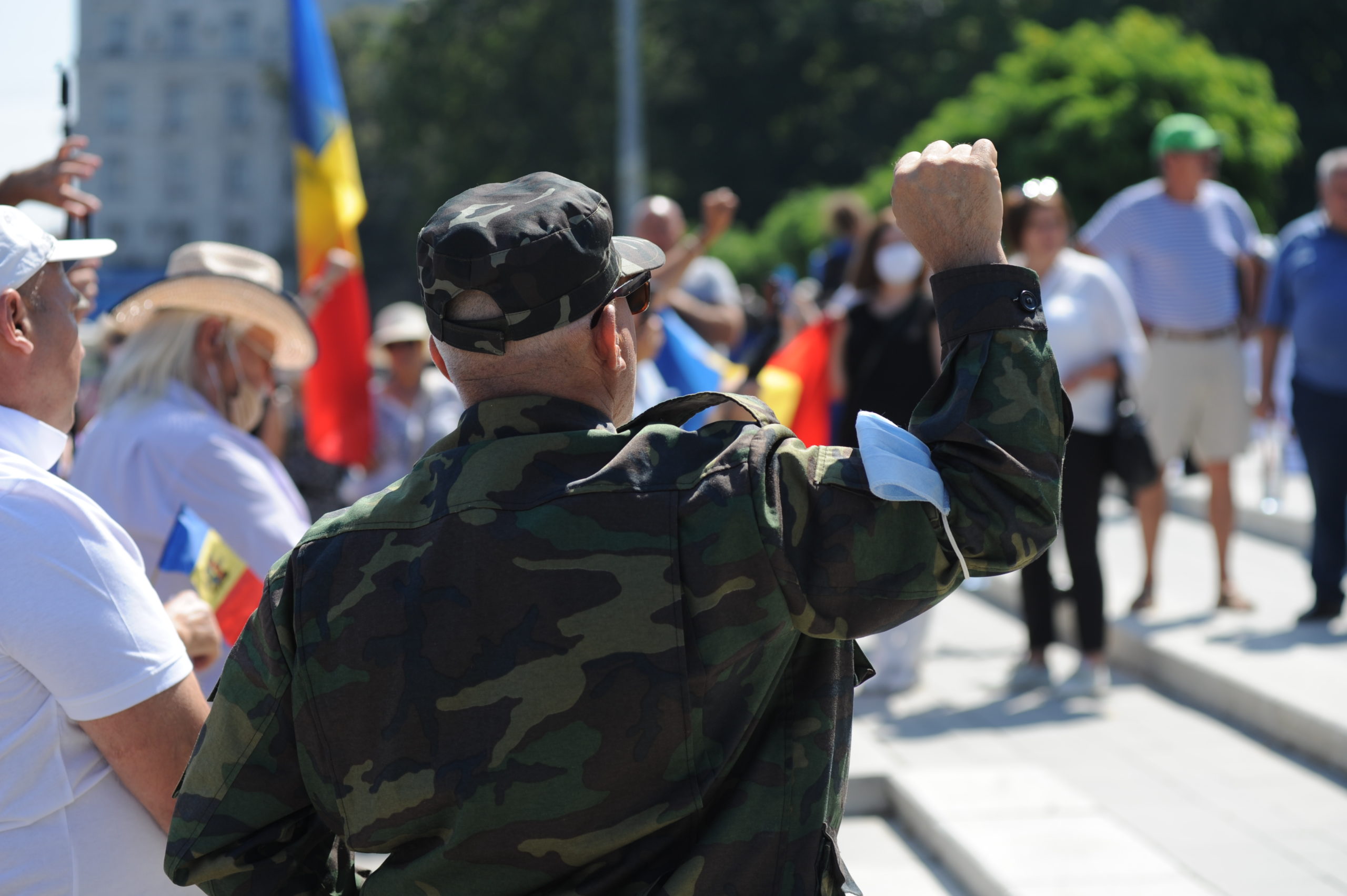 Reportaj FOTO. Cum s-a desfășurat protestul din Piața Marii Adunări Naționale