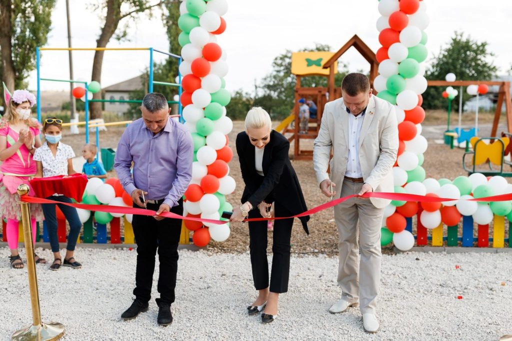 Încă în două sate au fost inaugurate terenuri de joacă pentru copii în cadrul unui proiect al Partidului «ȘOR»
