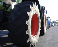 (ВИДЕО) Протест фермеров. Колонны сельхозтехники направились в Кишинев