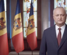 «Было сложно управлять страной в таких условиях». Как Додон и другие политики поздравили Молдову с независимостью