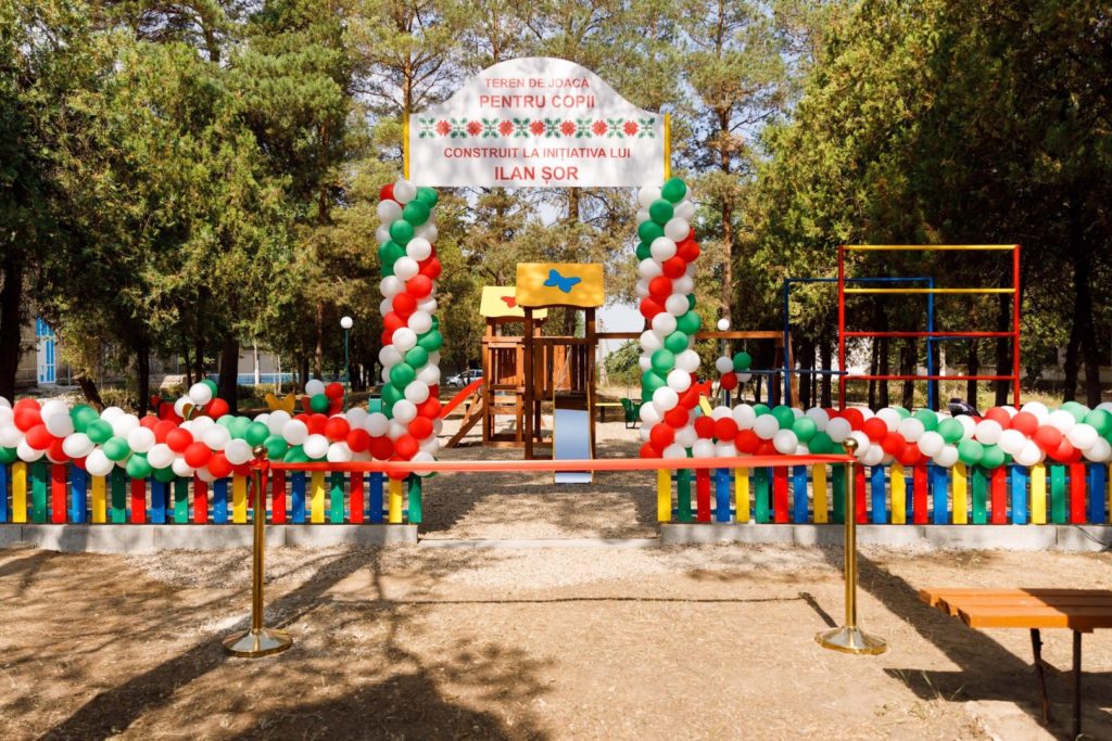 Меньше чем за месяц партия «Шор» построила детские площадки в 12 селах