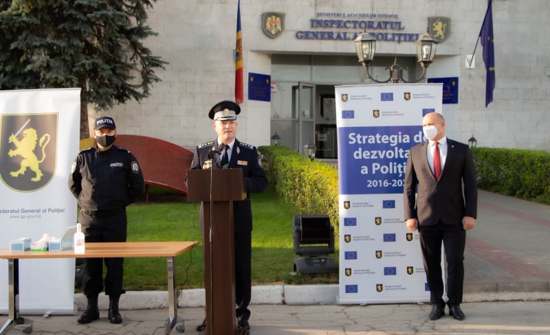 В Молдове станет больше экипажей полиции. Полицейские получили 52 внедорожника (ФОТО)