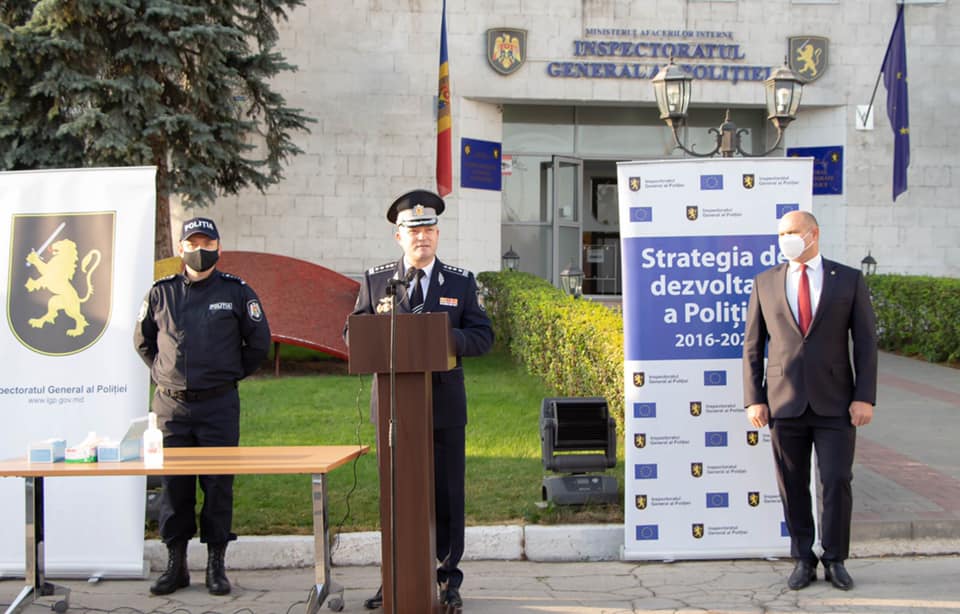 (FOTO) „Vom interveni în orice colț al Republicii Moldova”. Polițiștii au primit 52 de mașini noi de teren