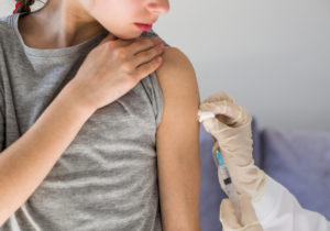 Vaccinurile sunt periculoase? 5 „mituri” despre imunizarea copiilor în Republica Moldova. Ce spun părinții și medicii