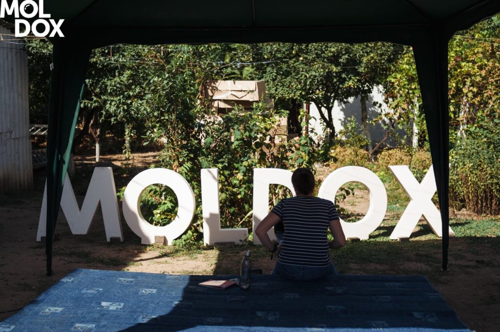 Как кино меняет молдавскую провинцию? Максим Кырлан о фестивале Moldox, семечках и самоцензуре в Молдове. Интервью NM