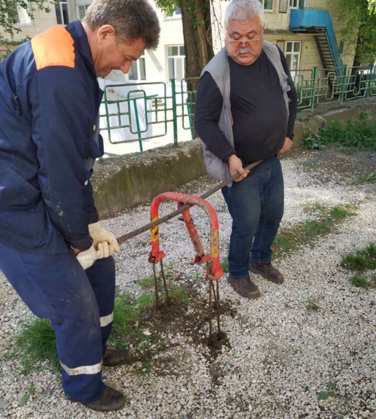 (FOTO) Obstacolele instalate ilegal pe 15 terenuri de pe teritoriul municipiului Chișinău vor fi înlăturate în maxim 5 zile