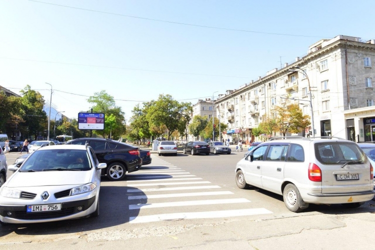 В Кишиневе отремонтируют аллею на проспекте Виеру. Здесь появятся полосы для велосипедистов (ФОТО)