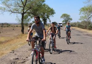 Священник организовал велопробег в Вулканештском районе (ФОТО)