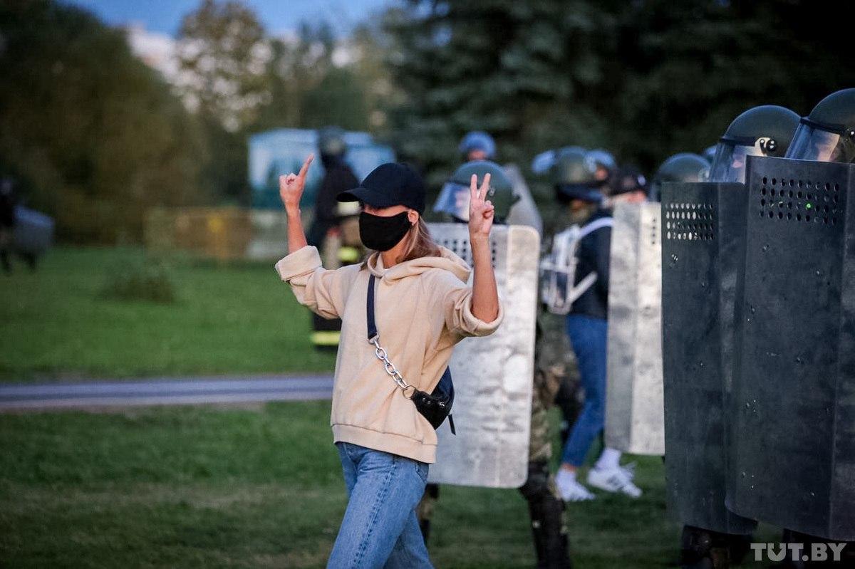 Proteste la Minsk, după învestirea lui Lukașenko. Poliția a recurs la tunuri cu apă și a început să rețină manifestanții (VIDEO)