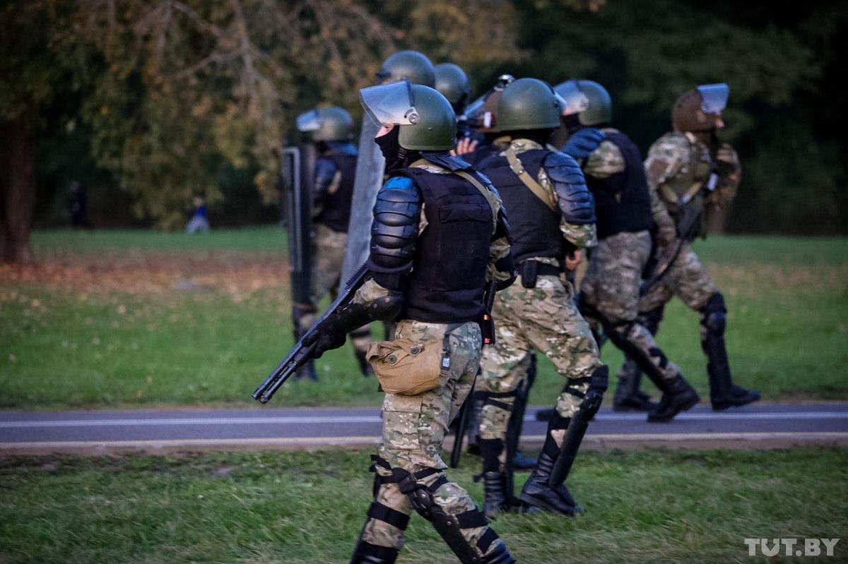 Proteste la Minsk, după învestirea lui Lukașenko. Poliția a recurs la tunuri cu apă și a început să rețină manifestanții (VIDEO)