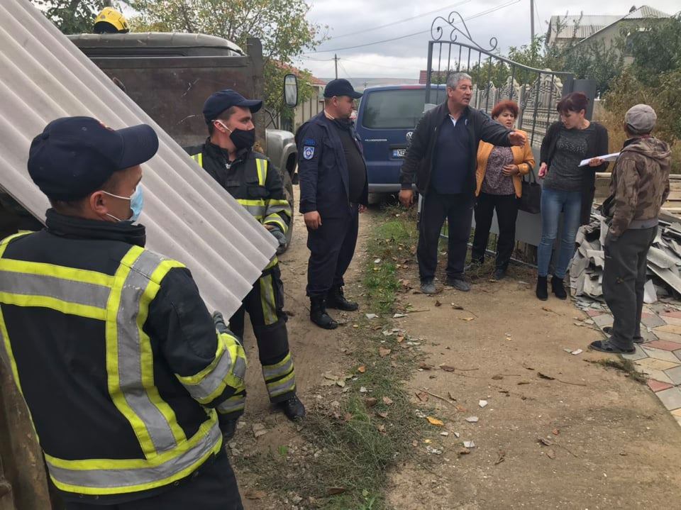 Țiglă și cherestea. Ce ajutoare au primit mai multe localități din Soroca, Glodeni și Criuleni, după ploile de joi? (FOTO/VIDEO)