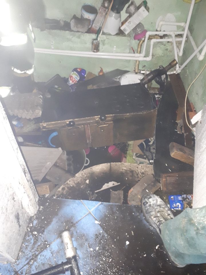 A conectat cazanul de încălzire, însă acesta a explodat. O femeie din Strășeni a fost spitalizată (FOTO)