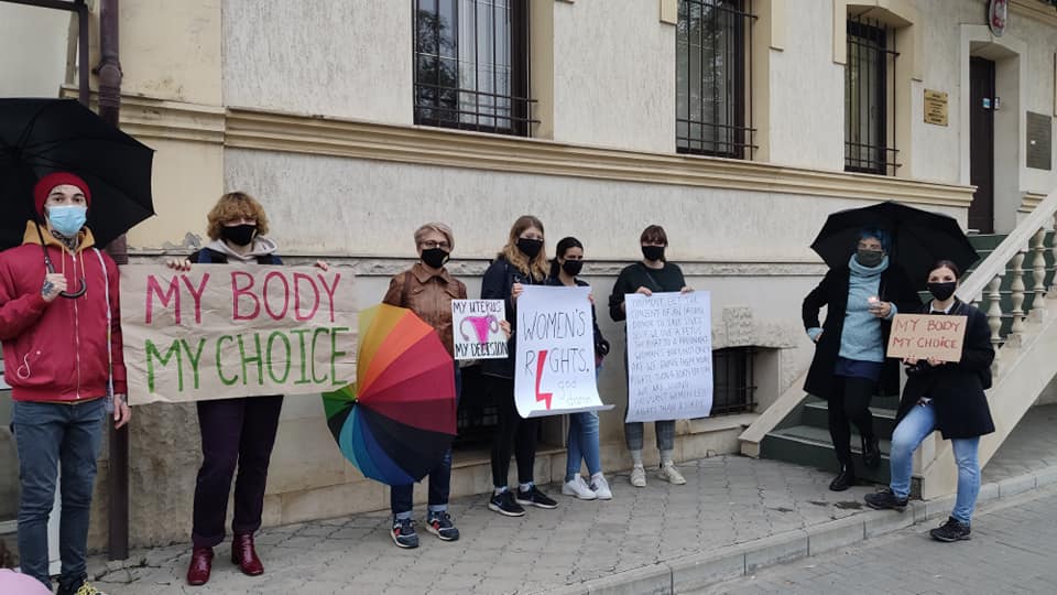 Noi proteste față de interzicerea avortului în Polonia: Manifestanţii blochează mai multe oraşe din ţară