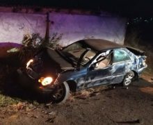 Accident mortal la Anenii Noi. Șoferul a fost aruncat la 20 de metri din mașină (FOTO)