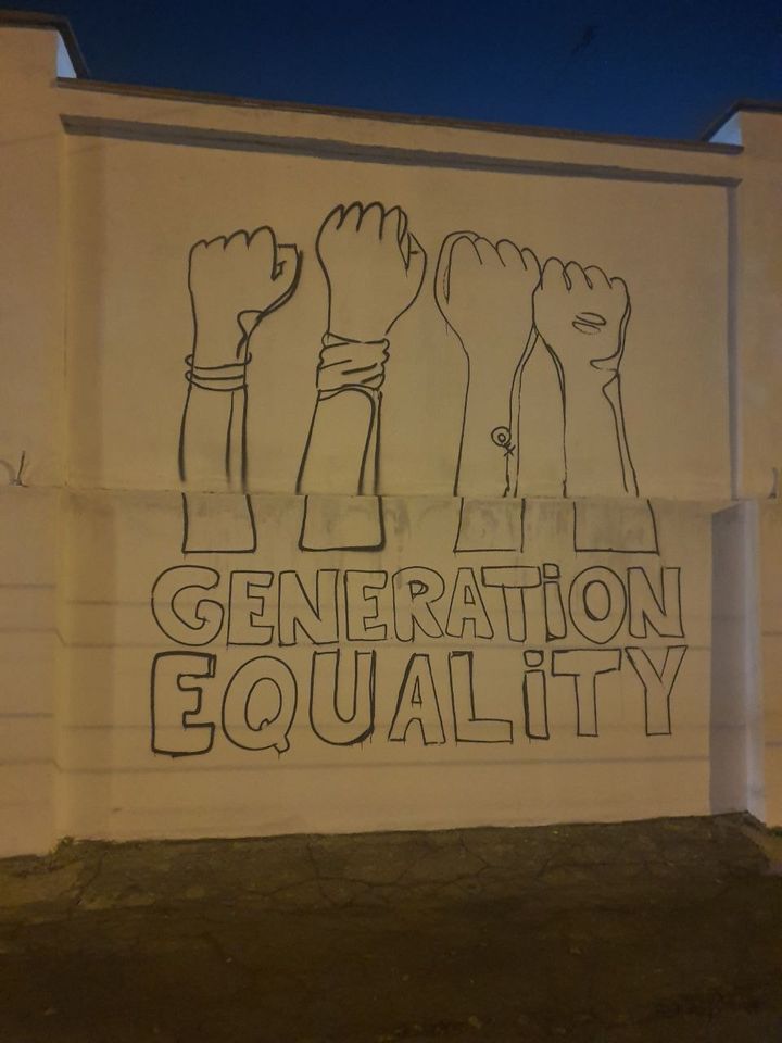 Pictură murală pe gardul RTEC. Ce legătură are violența de gen? (FOTO)