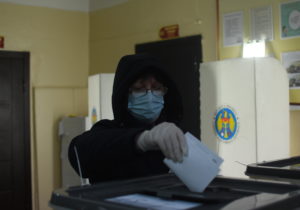 ЦИК запретил подвоз избирателей к участкам для голосования в день местных выборов