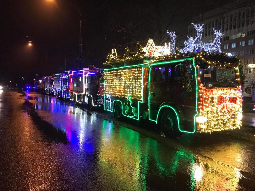 По Кишиневу проехал рождественский караван пожарных и спасателей (ФОТО/ВИДЕО)
