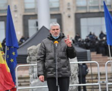 „Metode vechi: Tauber cu mătură și Șor cu centură”. Slusari a îndemnat moldovenii să nu meargă la protestul de duminică