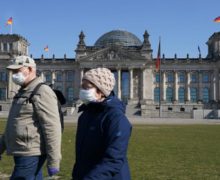Германия отменит карантин для вакцинировавшихся от коронавируса